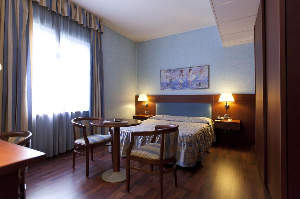 Palace Hotel Moderno Pordenone Pokój zdjęcie